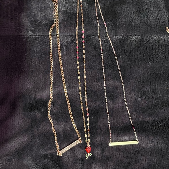 3 necklaces! - Picture 1 of 1